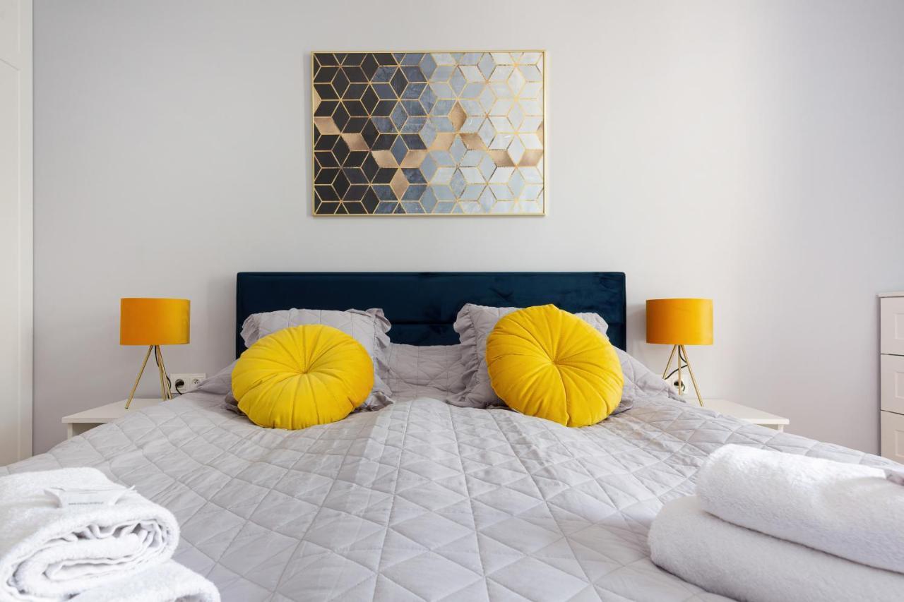 Apartament Dom Przy Okrzei By Renters Prestige Варшава Экстерьер фото
